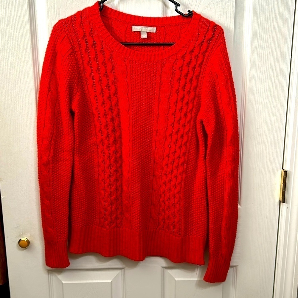 Banana Republic sweater. Red. Cable knit. Round neck. Size S